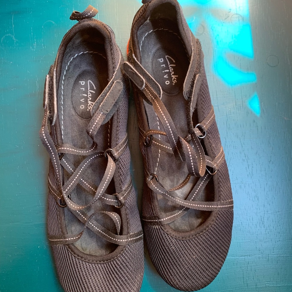 Clarks Shoes - Picture 3 of 4